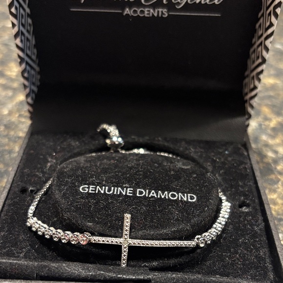 Elegant Silver Diamond Cross Bracelet - Picture 1 of 4